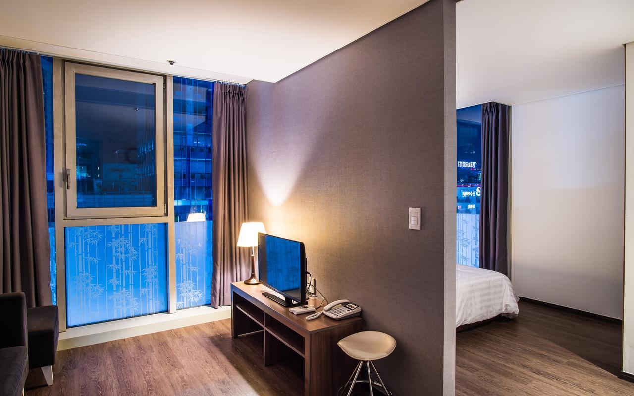 Hotel Arinus Shinchon Seoul Exterior photo