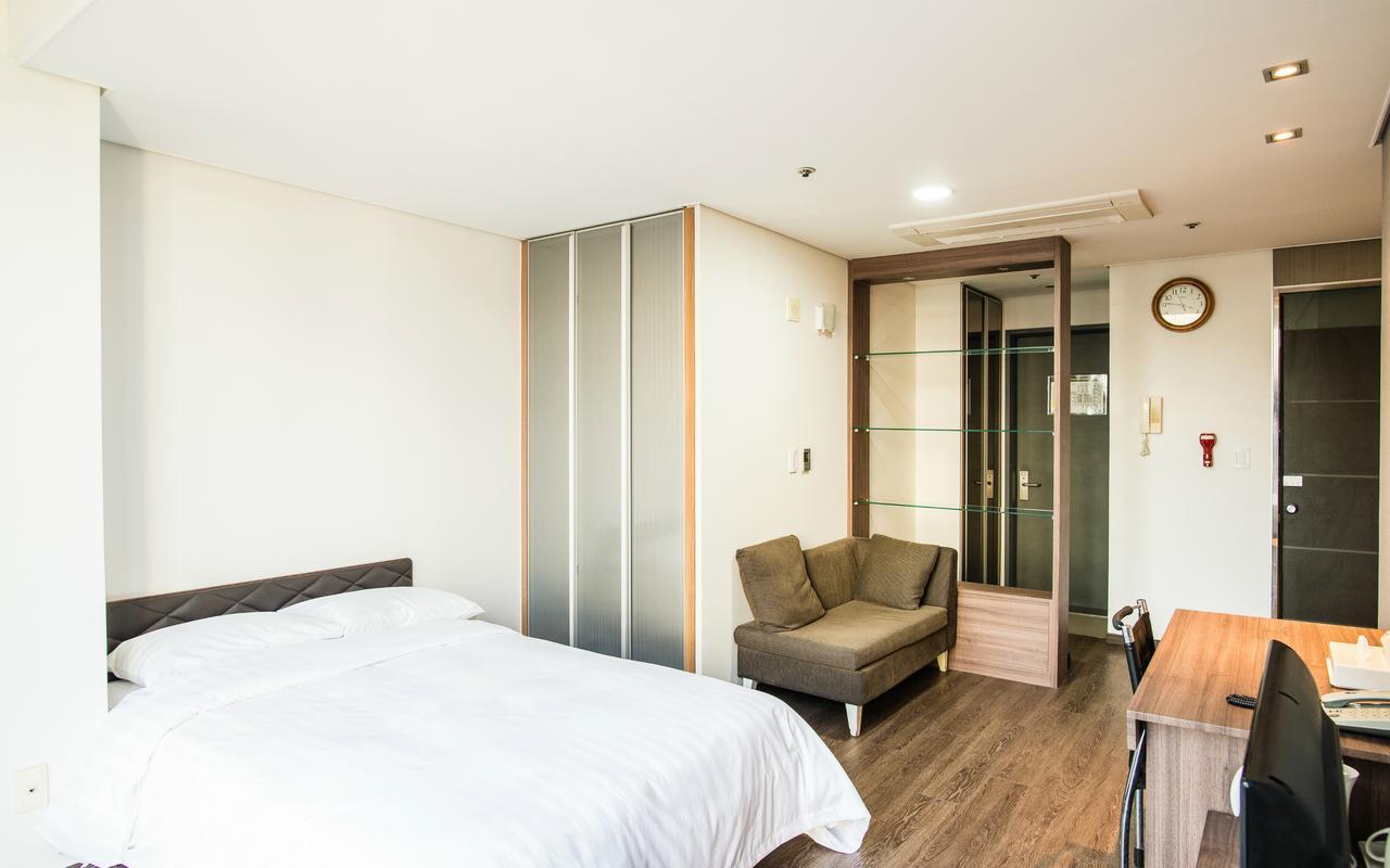 Hotel Arinus Shinchon Seoul Exterior photo